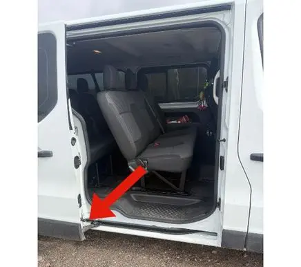 Opel Vivaro Sliding door check strap stopper 165710 812381J157