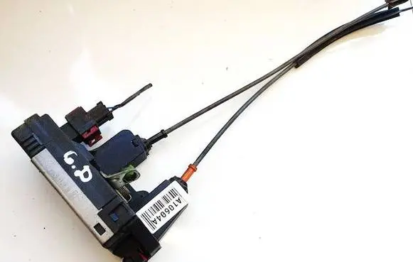 Opel Zafira A Rear door lock 24414135
