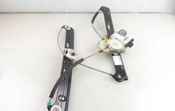 BMW X3 E83 Front door window regulator with motor 840311301
