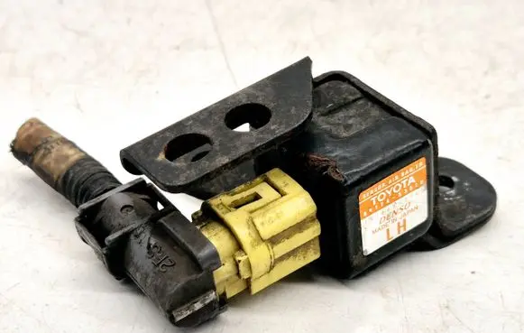 Lexus IS 200-300 Airbag deployment crash/impact sensor 8917453010 1876003760