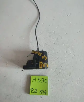 Renault Megane II Front door lock 8745645