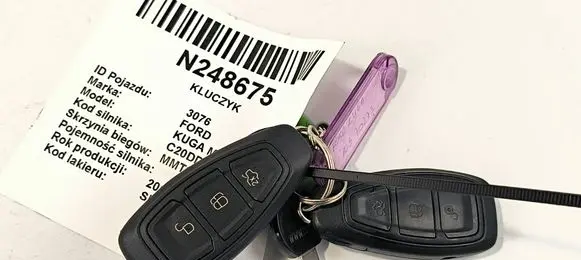 Ford Kuga II Ignition key/card 