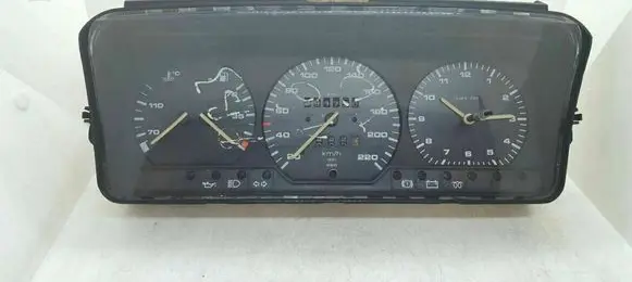 Volkswagen PASSAT B3 Speedometer (instrument cluster) 357919033h