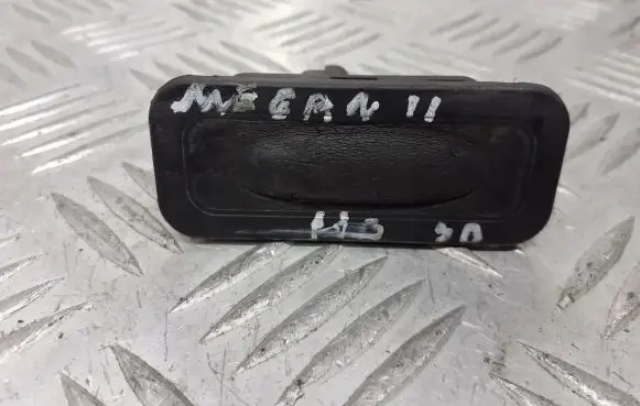 Renault Megane II Tailgate/boot open switch button 8200076256