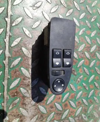 BMW 5 E39 Electric window control switch 8368988
