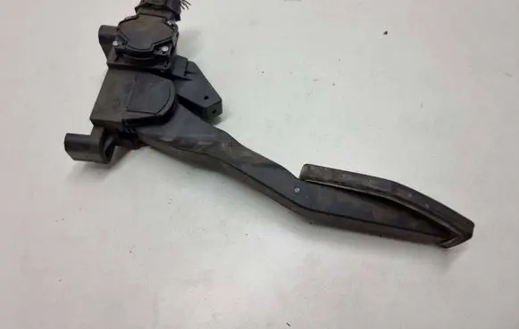 Opel Zafira A Accelerator throttle pedal 90581208 19003875 0281002298