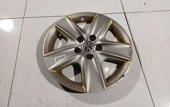 Volkswagen Jetta V R15 wheel hub/cap/trim 5K0601147 5K0.601.147.