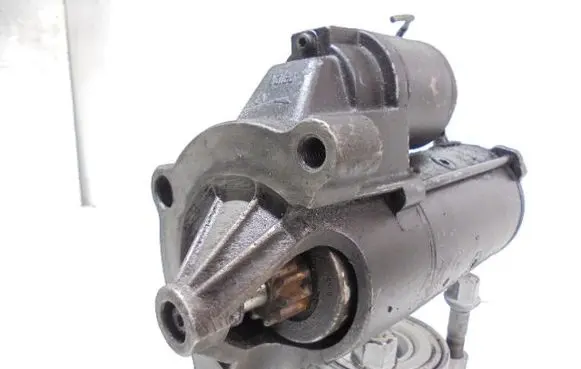 Peugeot 307 CC Starter motor D7R27