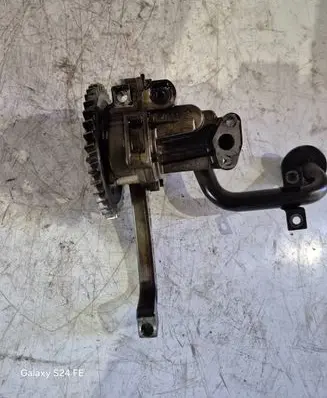 Volkswagen Transporter - Caravelle T5 Oil pump 070115153