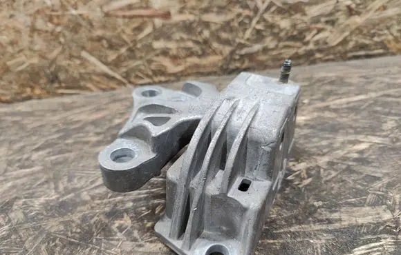 Fiat 500X Gearbox mount 00520567820