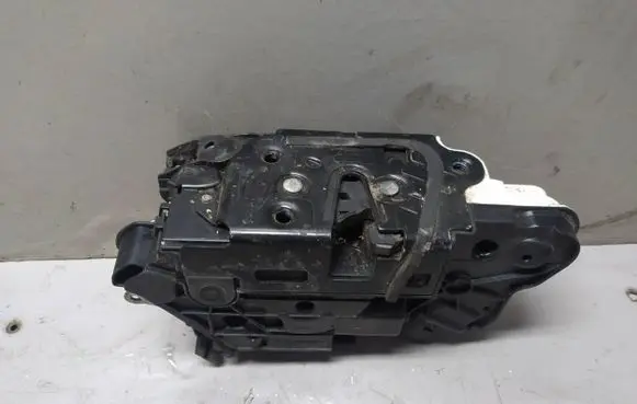 Skoda Fabia Mk2 (5J) Front door lock 5N1837015E