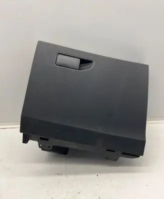 Glove box