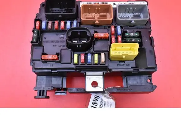 Citroen C3 Picasso Fuse box set 9667199580