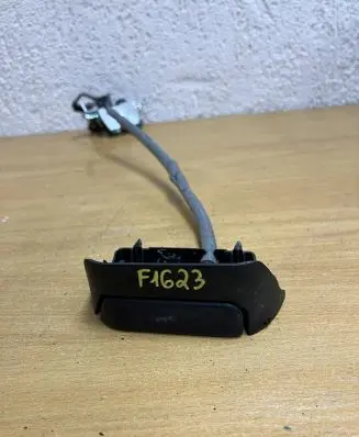 Mercedes-Benz E A207 Front door seat control surround trim A2049200164 F1623
