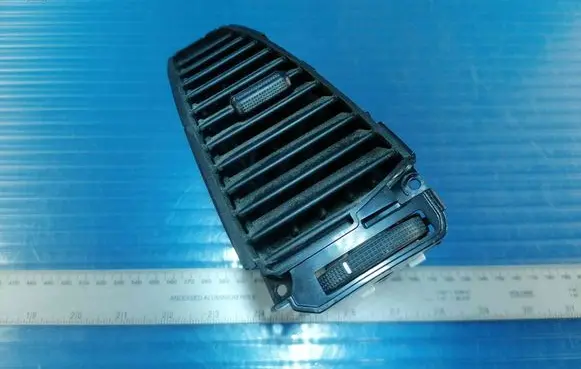 Hyundai i20 (PB PBT) Dash center air vent grill 974201J000