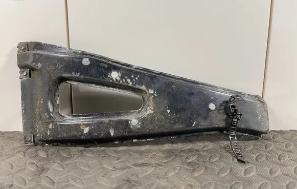 Audi A6 S6 C4 4A Front splash guards bracket 