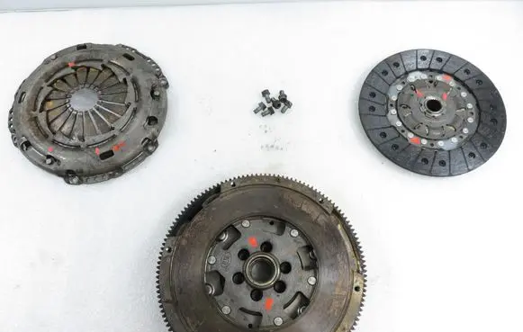 Skoda Octavia Mk1 (1U) Dual mass flywheel 324020210 124032110