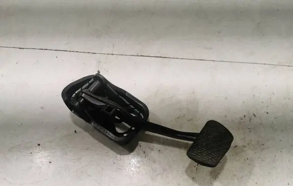 Mercedes-Benz E W213 Brake pedal A2052920415