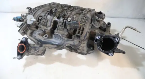 Toyota Yaris Intake manifold