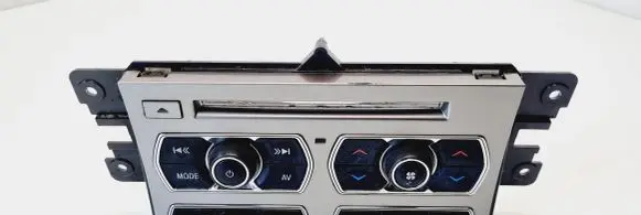 Jaguar XF X250 Climate control unit CX2318C858AD 130829A J6R3A