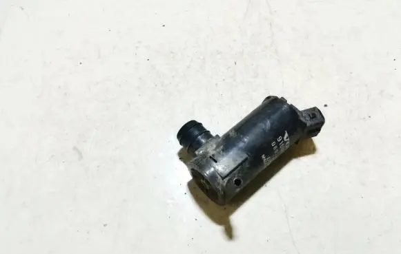 Volvo C70 Windscreen/windshield washer pump 9169611 060210-3950