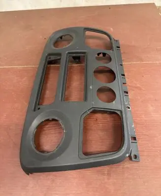 Renault Master III Dashboard center trim panel 682600025R