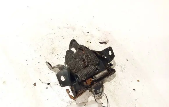 Engine bonnet/hood lock/catch