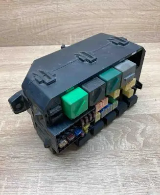 Ford Mondeo MK I Central body control module XS2114A073AA XS2114A142AA