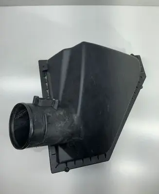 Chevrolet Camaro Air filter box 84090474