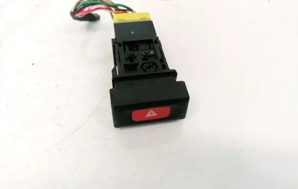 Nissan Micra Hazard light switch niles06012