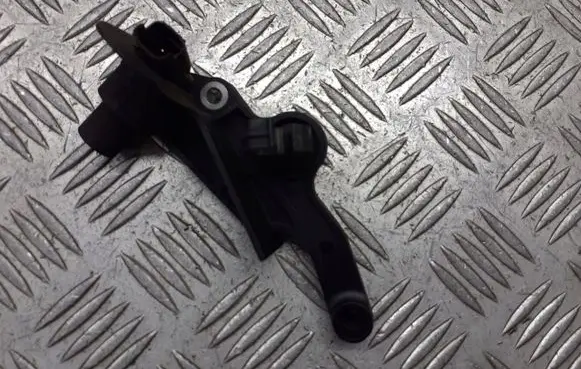 Suzuki Swift I Crankshaft position sensor 9639999880
