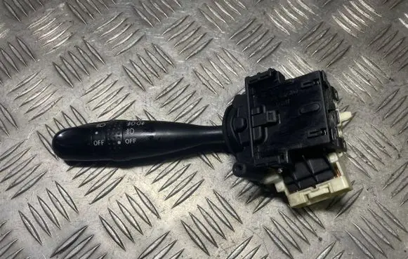 Toyota Yaris Indicator stalk 173681
