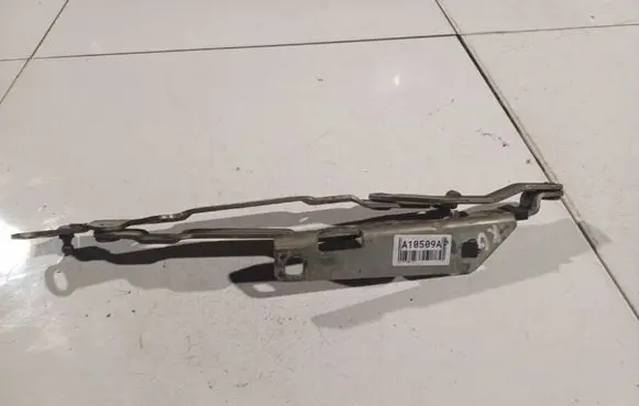 Opel Omega B1 Tailgate/trunk/boot hinge
