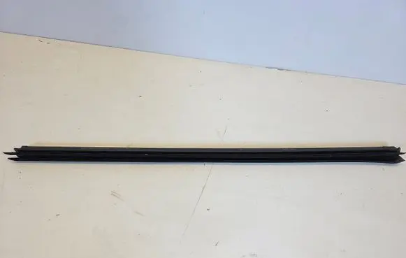 Nissan Qashqai J12 Rubber seal front coupe door window 808346UA0A