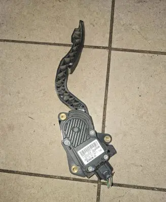 Renault Laguna III Accelerator throttle pedal 180050003R 100434 0280755087