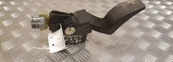 Ford Focus Accelerator throttle pedal 2M519F836AC