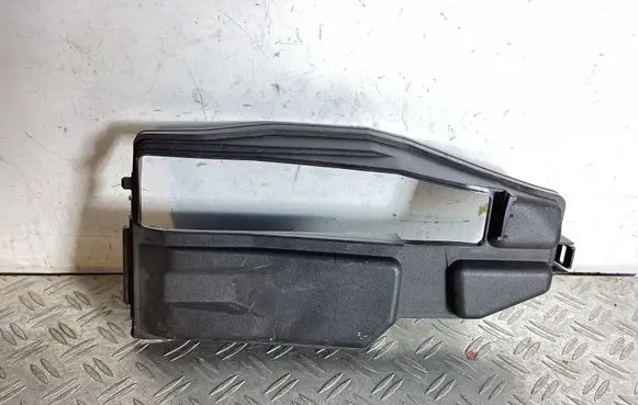 Lexus LS 460 - 600H Fuse box cover 8266250140