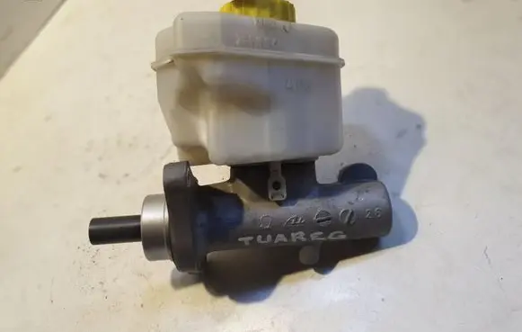 Volkswagen Touareg I Master brake cylinder