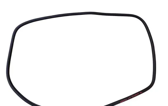 Volkswagen Touareg I Rear door rubber seal (on body) 7L0867367E