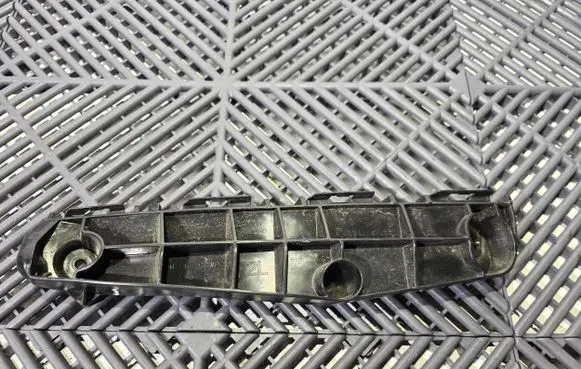 Toyota Prius (XW50) Front bumper mounting bracket 47050 52116