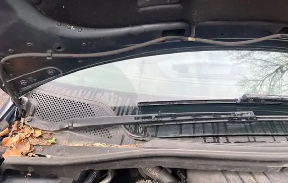 Citroen C4 Grand Picasso Front wiper blade arm 