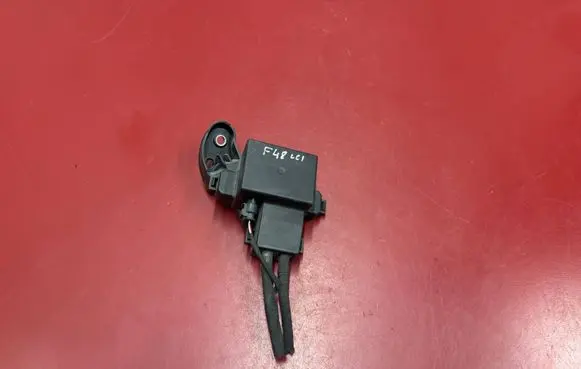 BMW X1 F48 F49 Coolant fan relay 6801512 61136801512