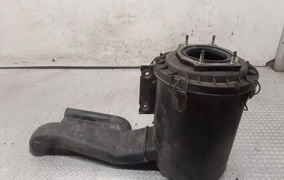 Iveco Daily 30.8 - 9 Air filter box
