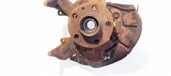 Volkswagen Golf IV Front wheel hub