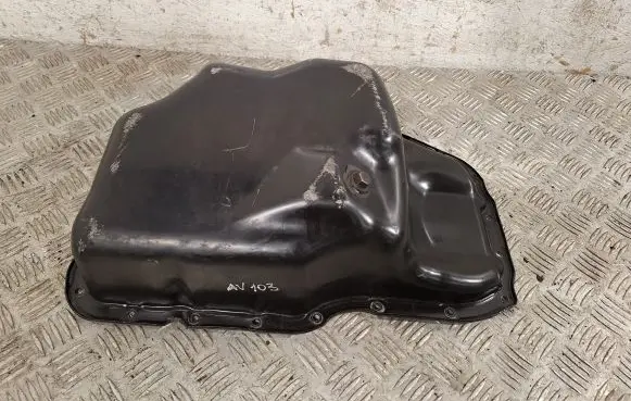 Toyota Avensis T250 Oil sump 121020R010