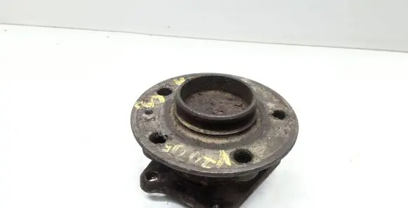 Volvo V70 Rear wheel hub