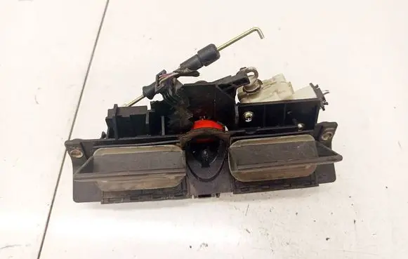 Audi A6 S6 C5 4B Central locking motor 8D9827565H