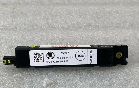 Skoda Superb B8 (3V) Aerial antenna amplifier 3V5035577F