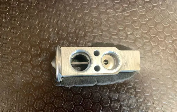 Toyota Avensis T270 Air conditioning (A/C) expansion valve MF4475003070