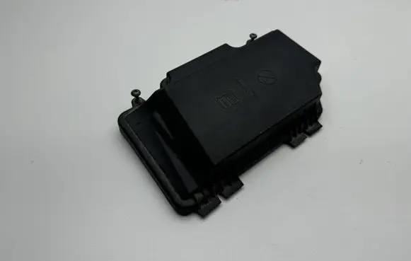 Mercedes-Benz C W205 Fuse box cover A2055400082